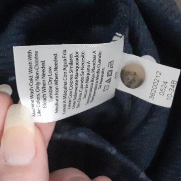 Terra & sky waffle henley shirt or top. Navy Floral. NWT - Picture 3 of 4